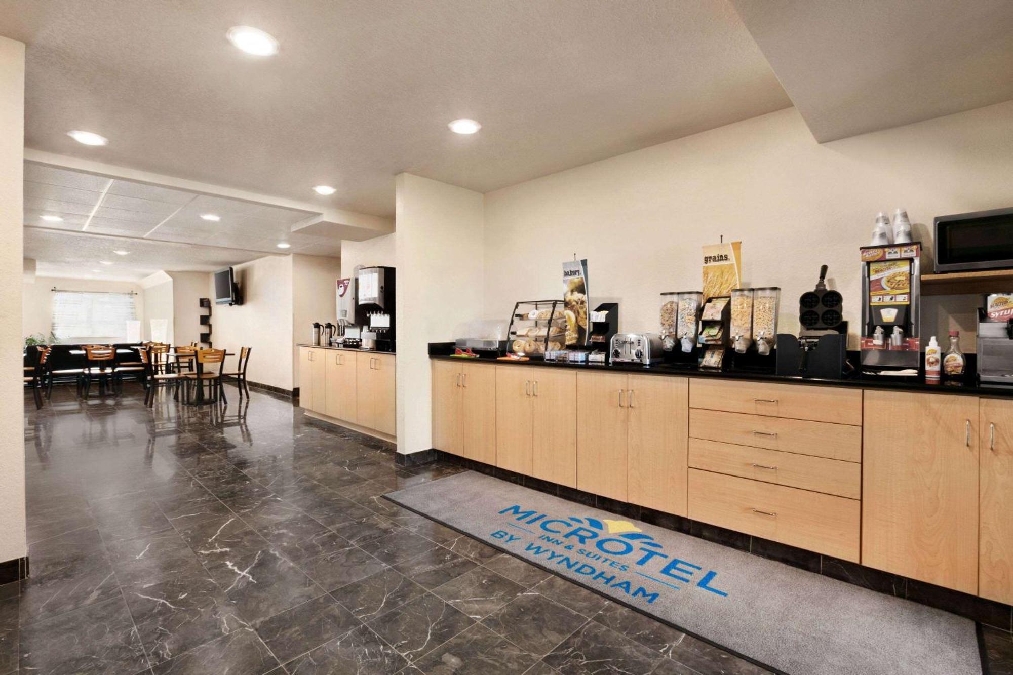 Microtel Inn & Suites By Wyndham Кълпепър Екстериор снимка