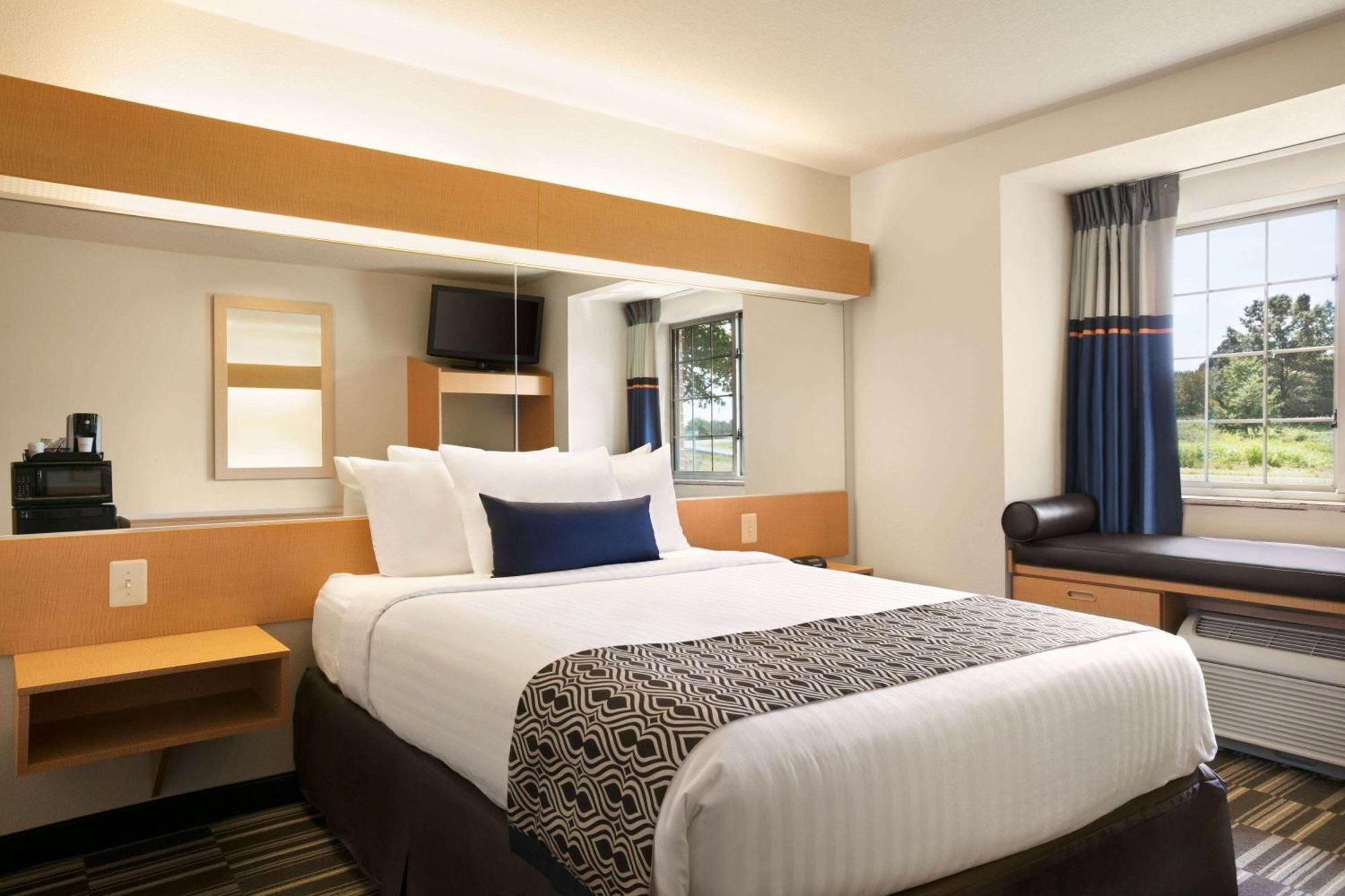 Microtel Inn & Suites By Wyndham Кълпепър Екстериор снимка