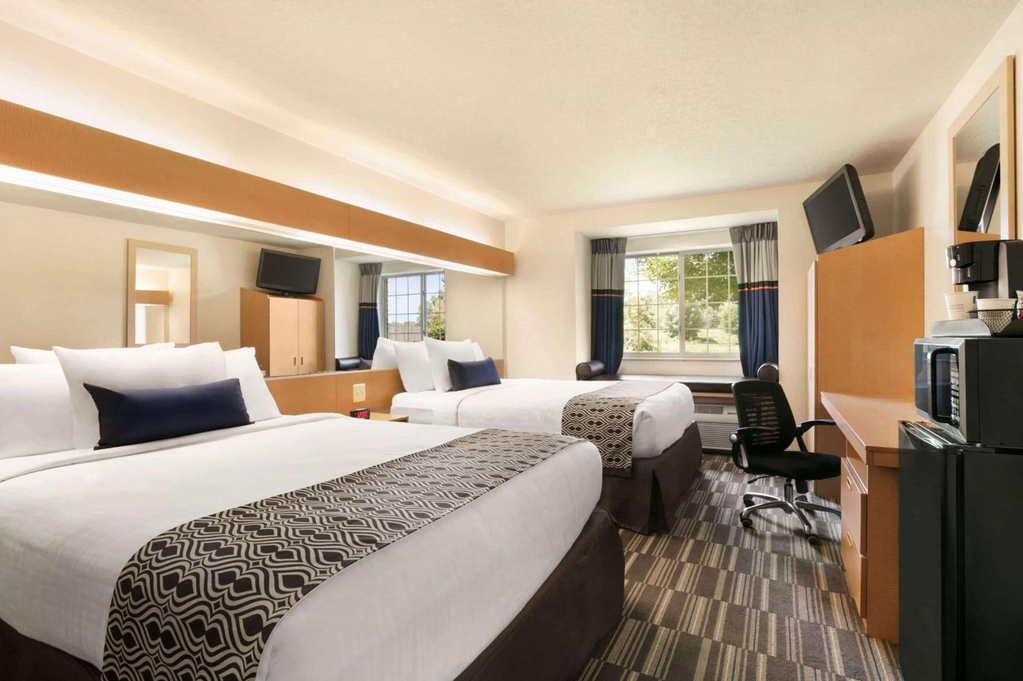 Microtel Inn & Suites By Wyndham Кълпепър Екстериор снимка