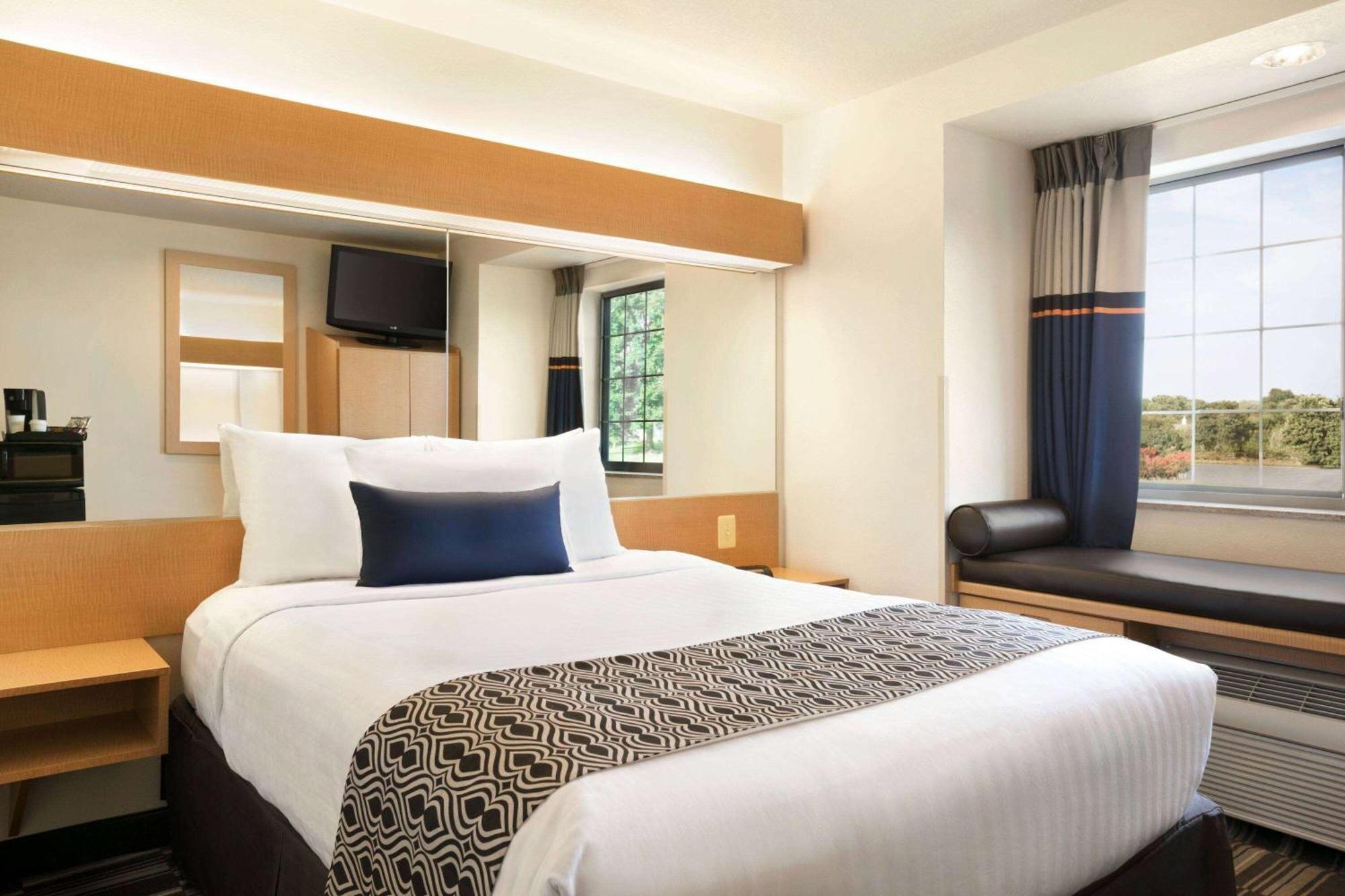 Microtel Inn & Suites By Wyndham Кълпепър Екстериор снимка